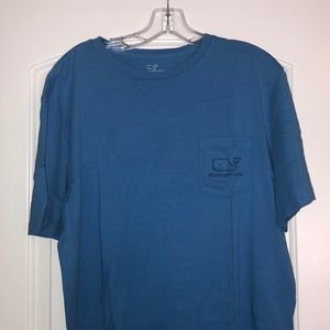 Blue Vineyard Vines graphic T-shirt